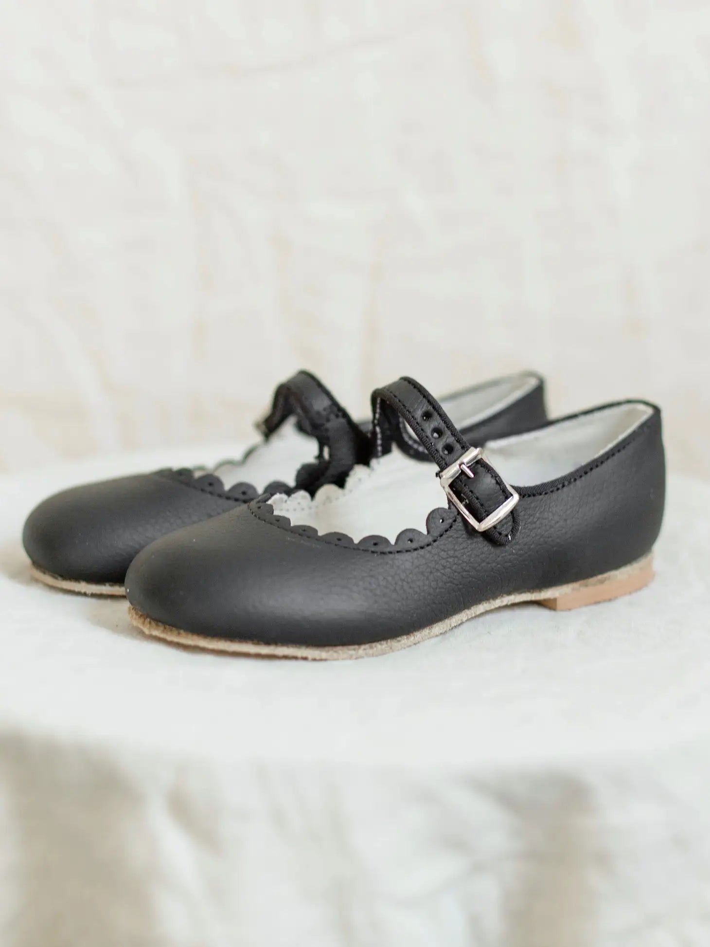 Scalloped Mary Jane - Black